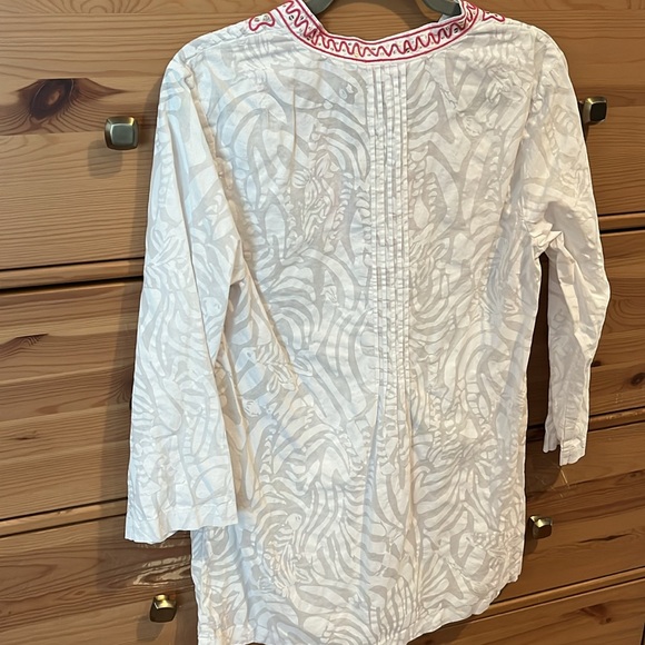 Lilly Pulitzer white tunic with pink and gold sequin v neck detail - 100% cotton - Picture 7 of 10